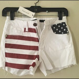 NWT Incredibly CUTE Jean Shorts! 💥